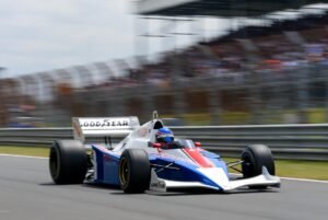 how much does a formula 1 car cost