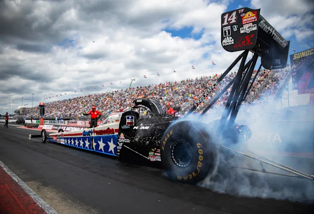Bristol Dragway turns into Thunder Valley