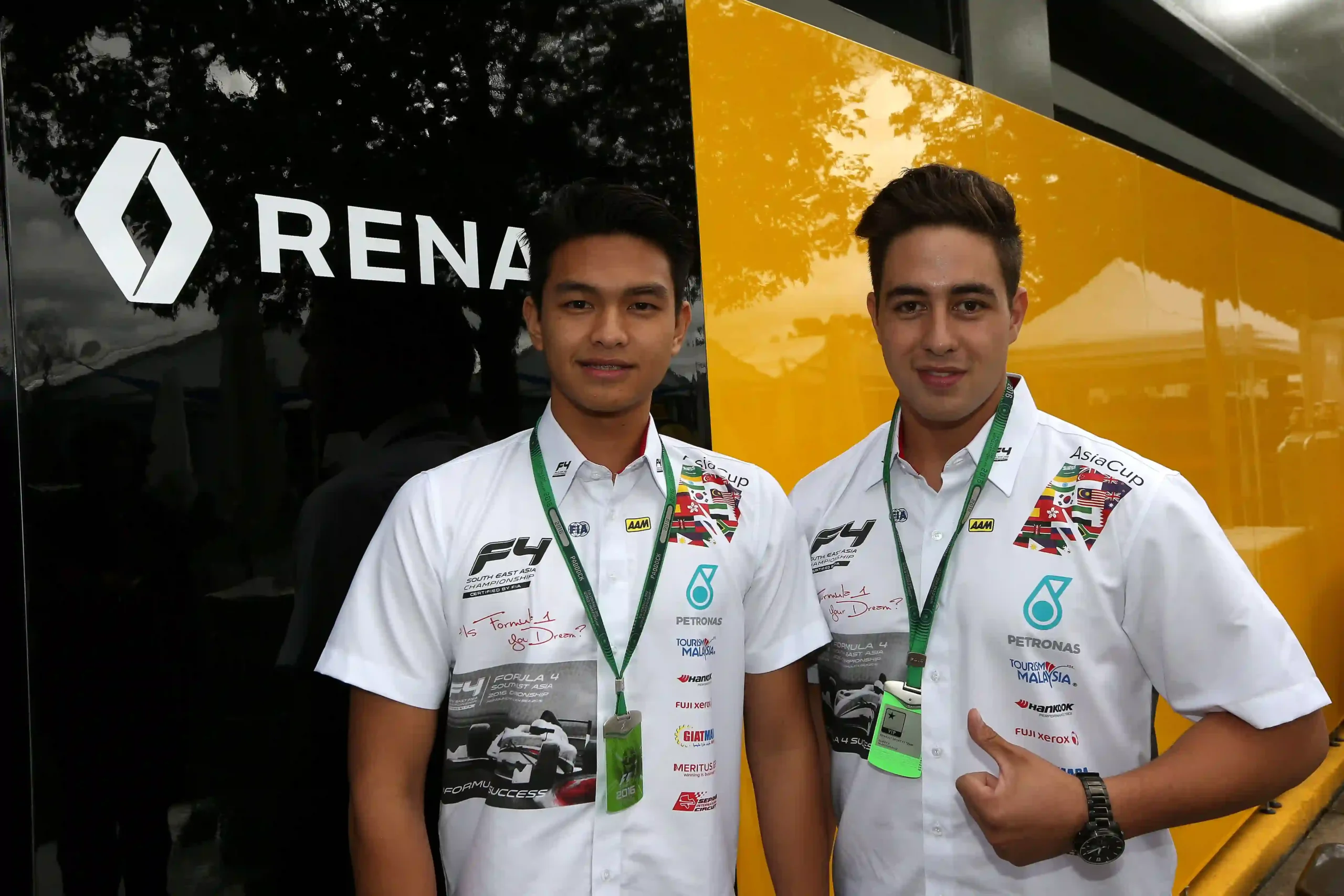 Guests inside Renault Formula 1 hospitality at the 2016 Australian Grand Prix