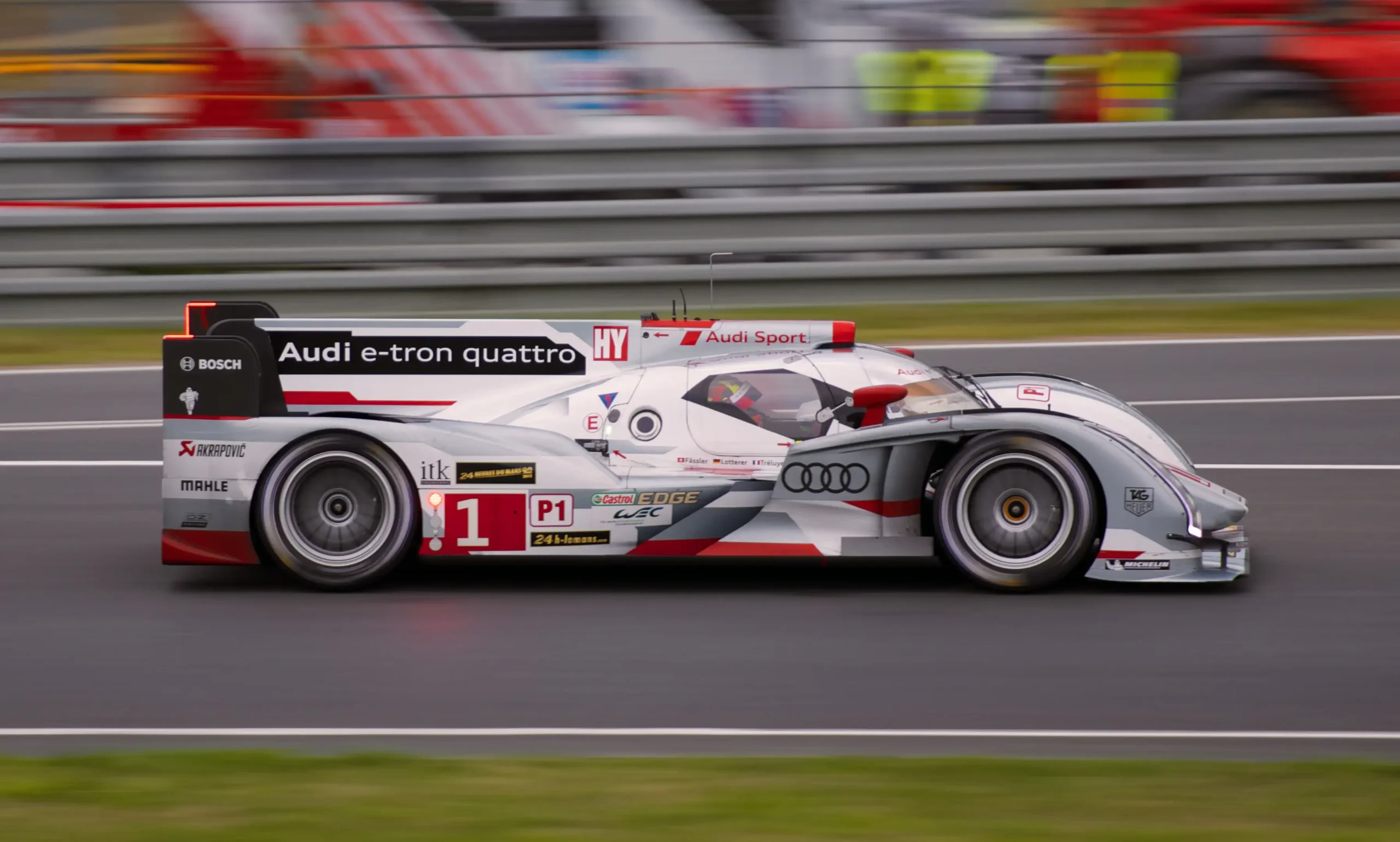 Audi R18 e-tron quattro competing at the 2013 24 Hours of Le Mans