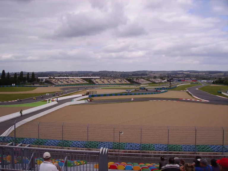 Circuit_de_Nevers_Magny-Cours-Northeast_side