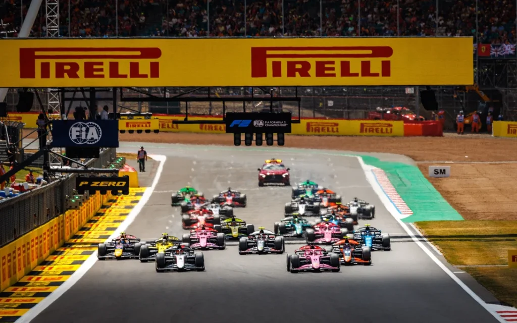 F2-Silverstone-start
