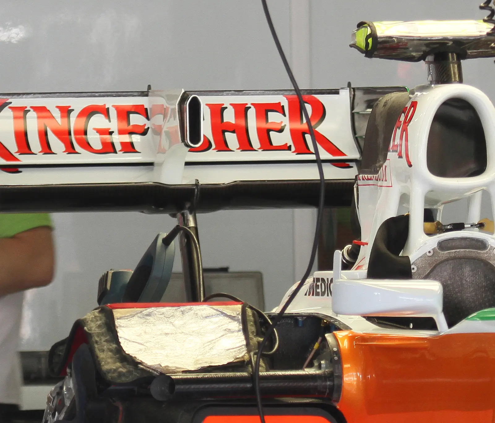 Force India VJM03 rear wing with an F-duct slot at the 2010 Japanese Grand Prix
