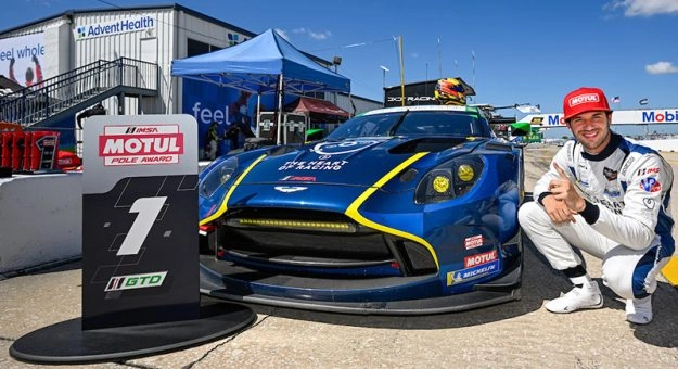 Dudu Barrichello with the Heart of Racing Aston Martin Vantage GT3 Evo and a 2026 Motul Pole Award