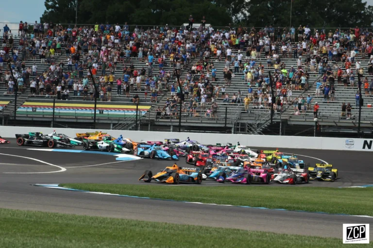 Indycar_race_start_indianapolis