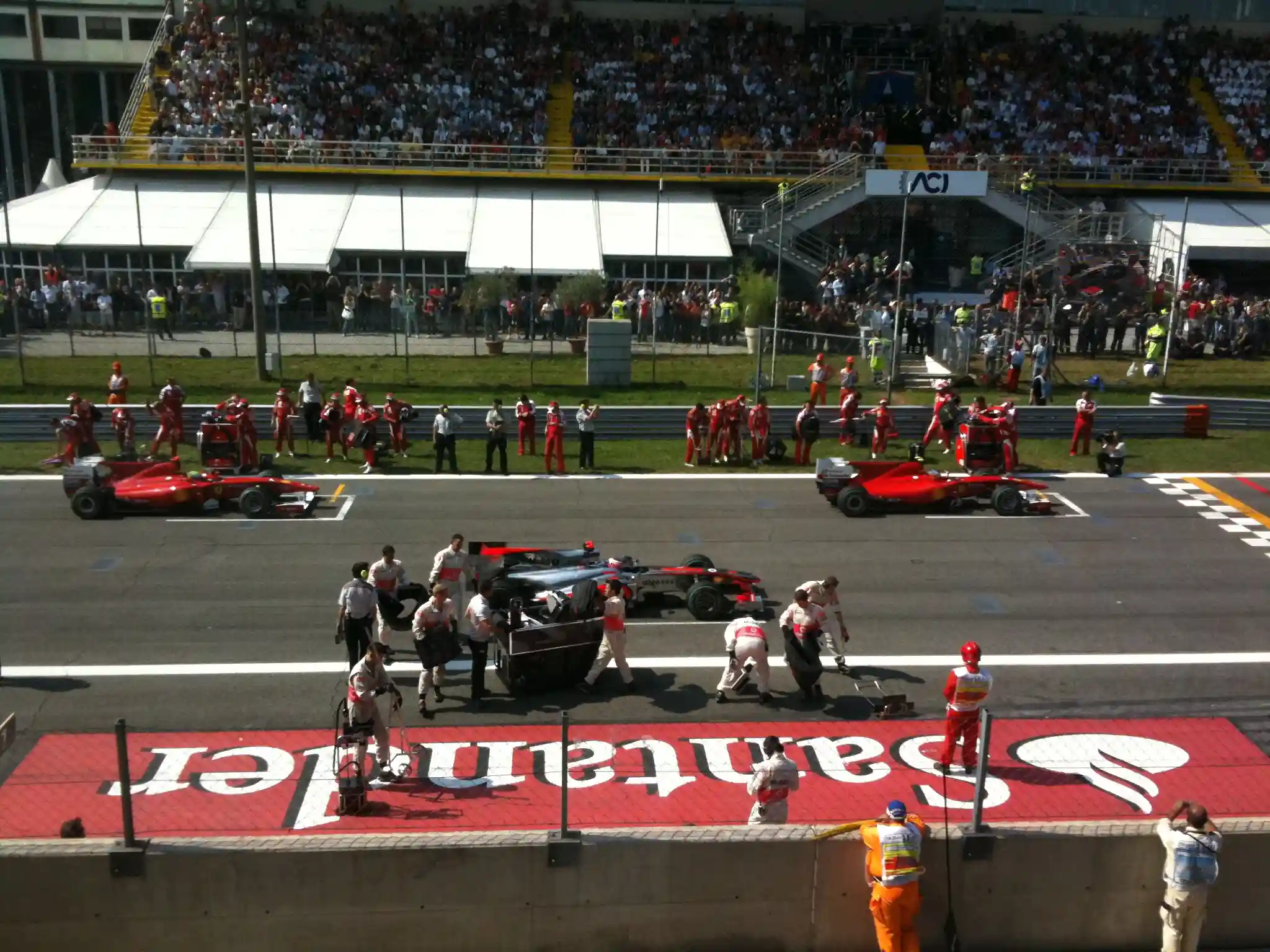 Italian_GP_starting_grid_line