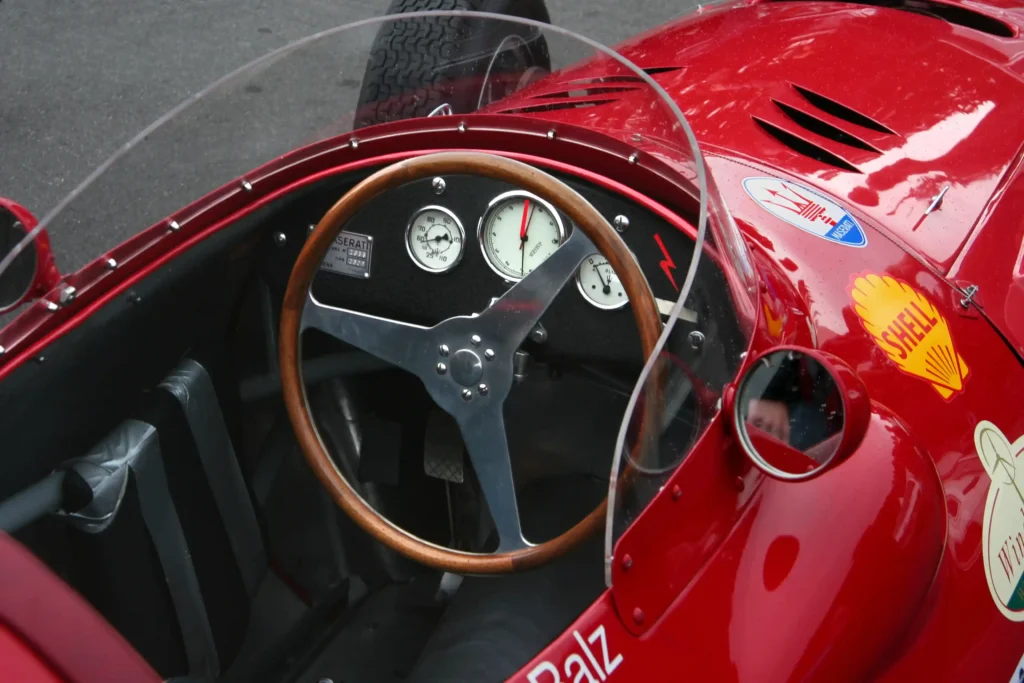 Maserati_250_F,_Bj._1958,_Cockpit_(2011-08-13_Sp)