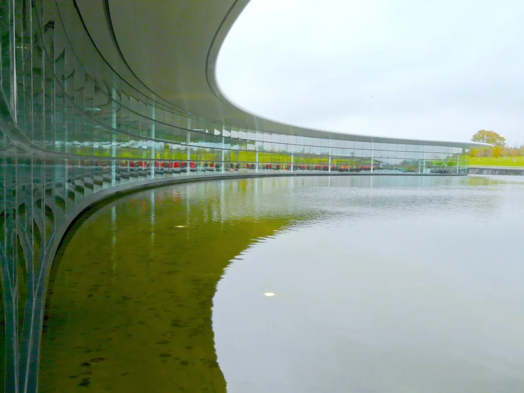 Mclaren_Tecnology_Centre