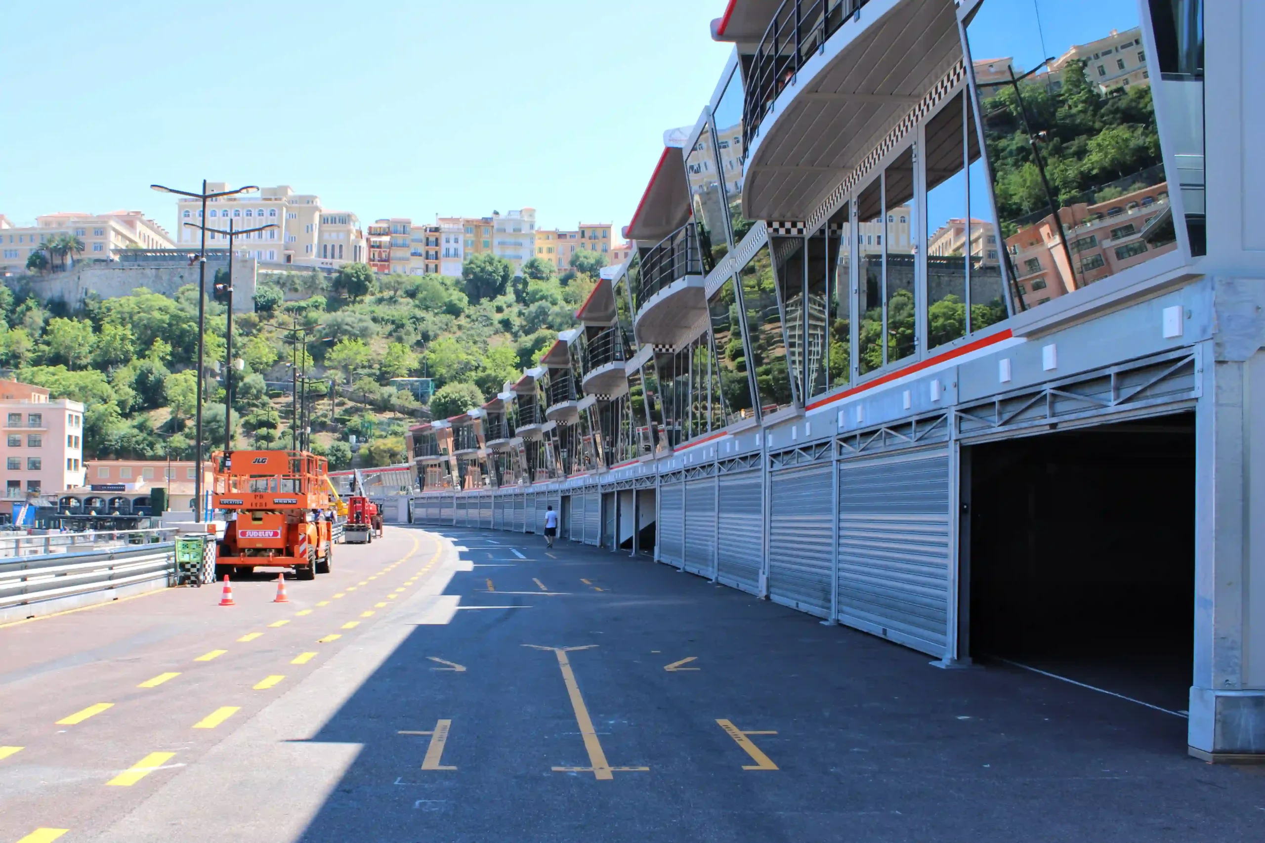 The narrow pit lane at the Circuit de Monaco