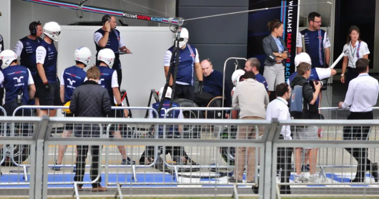Pit_Stop_Practice_at_Williams