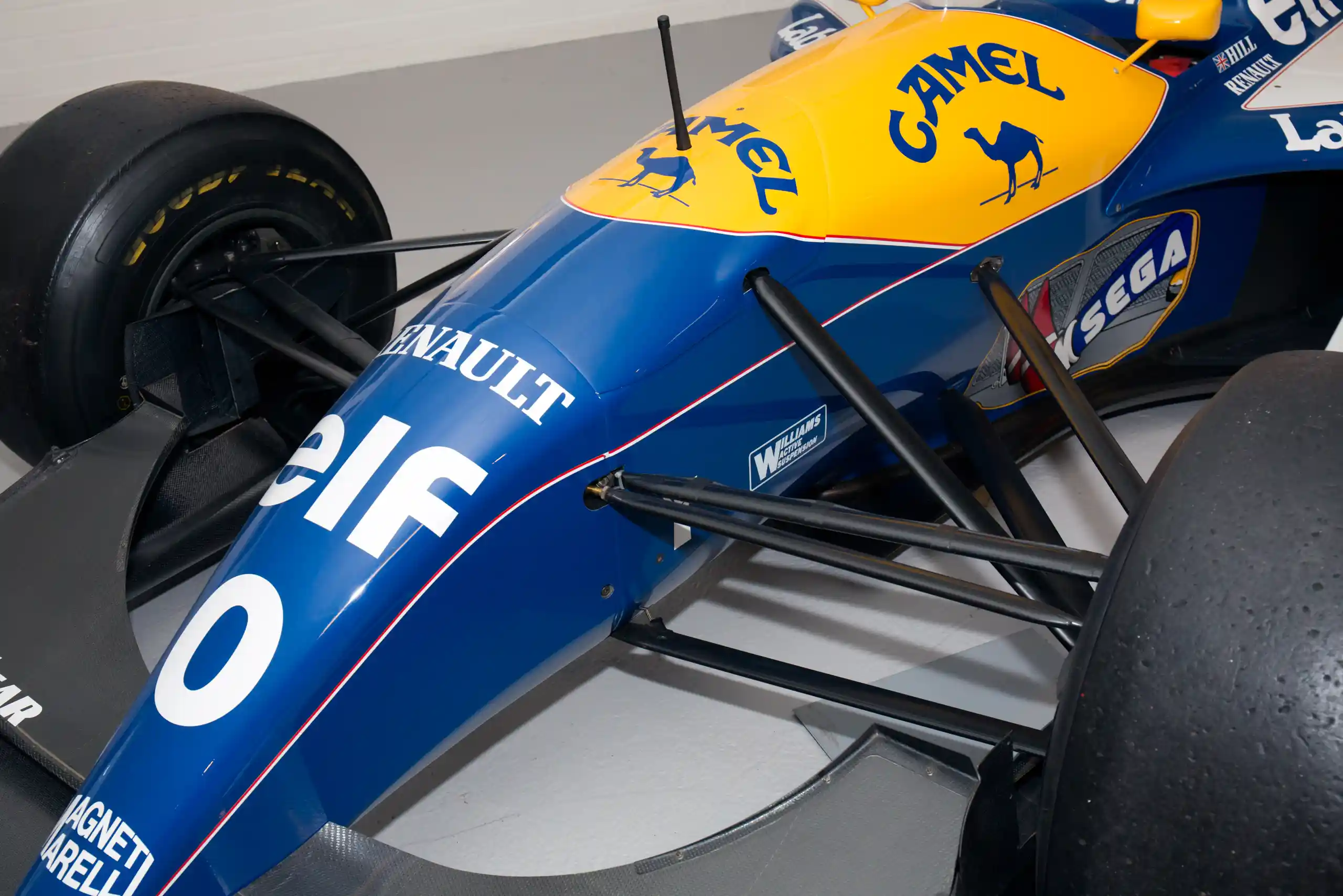 Williams FW15C front suspension and active ride hardware