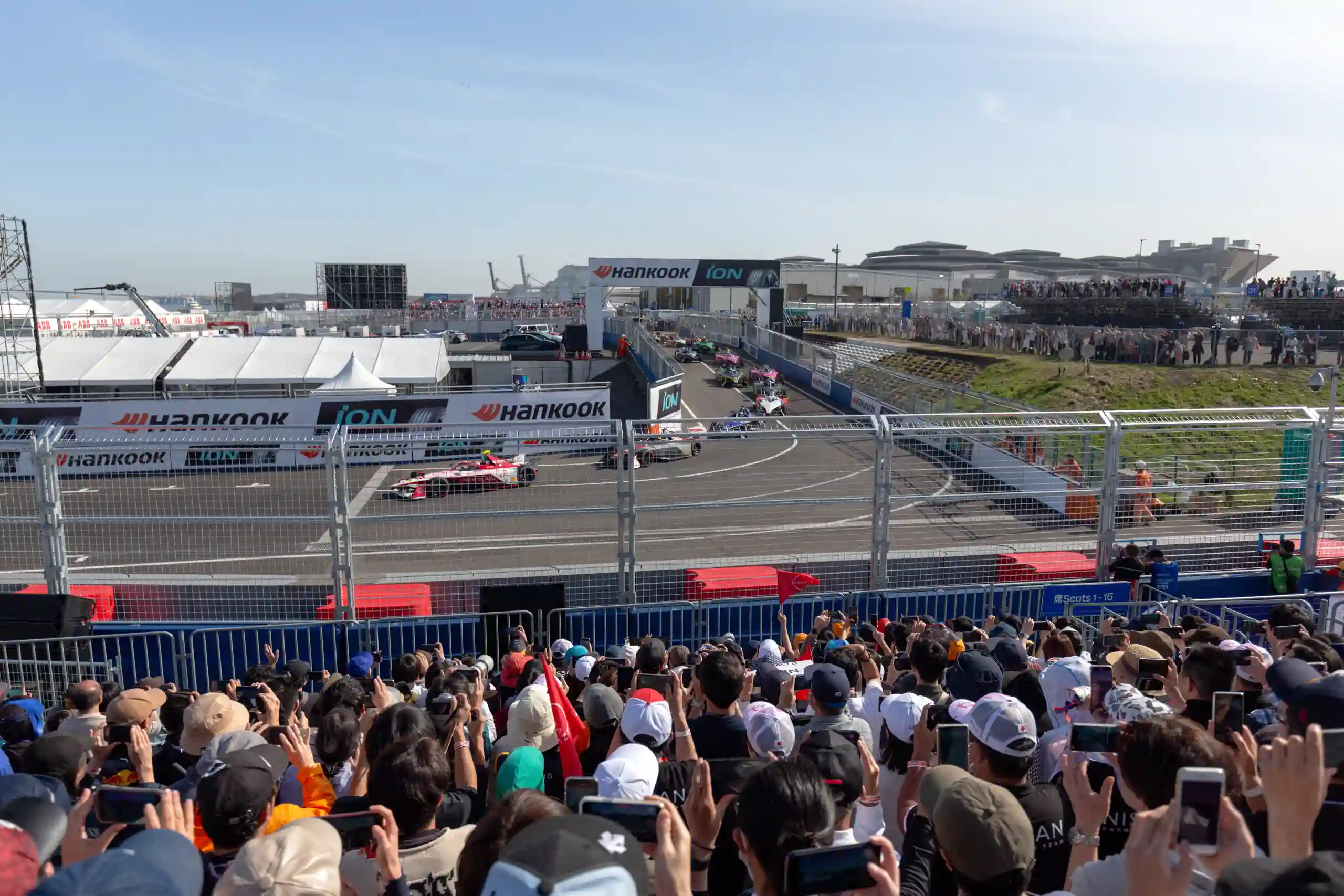 2024_Tokyo_e-Prix_race_start_2