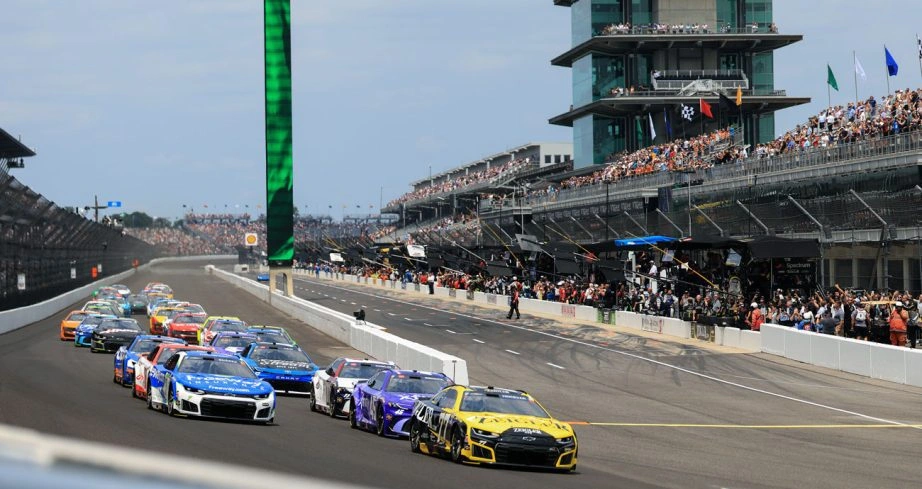 26-Cup-Series-race-Indianapolis