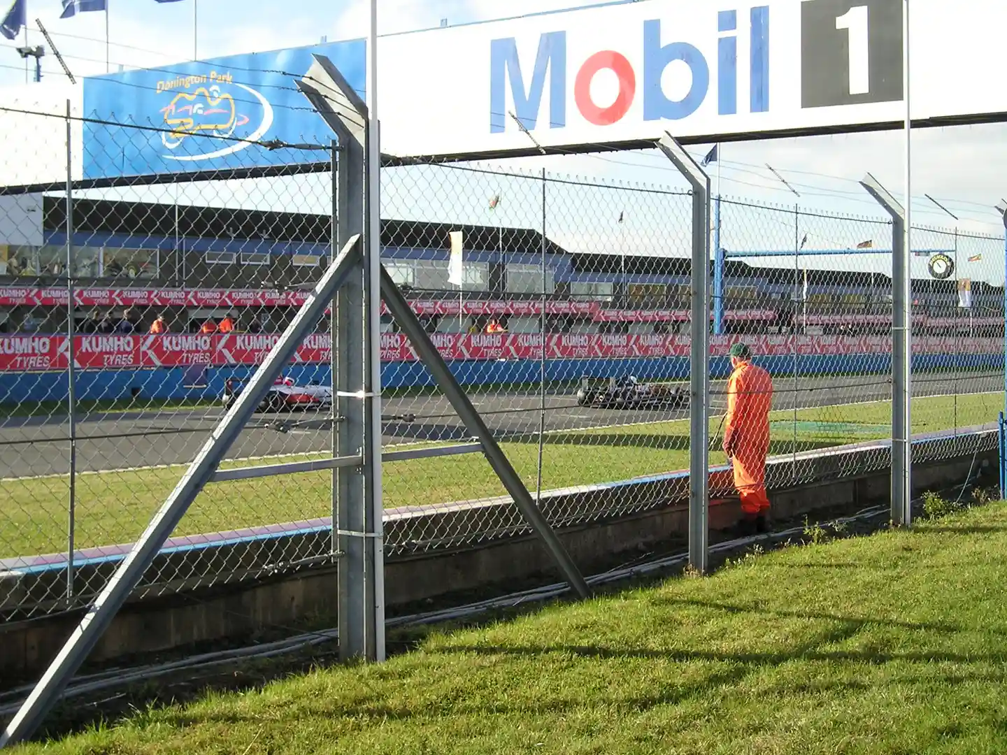 Donington Park main straight and circuit infrastructure
