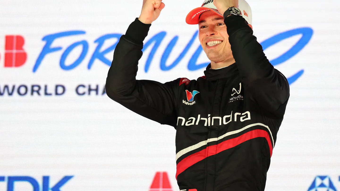 Nyck de Vries celebrates victory in Round 15 of the 2026 Tokyo E-Prix for Mahindra Racing