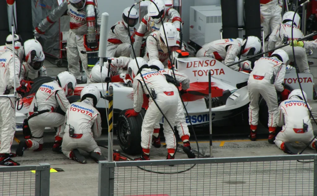 Toyota_pit_stop_Malaysia_2008