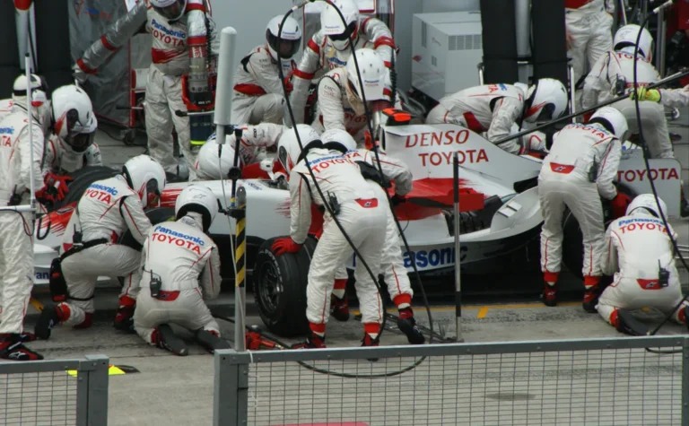 Toyota_pit_stop_Malaysia_2008