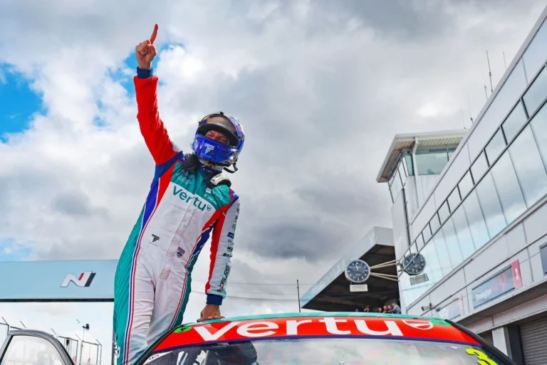 tom-chilton-team-vertu-hyundai