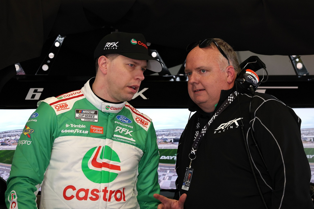 Mike Skarbowski on the pit box as crew chief for Brad Keselowski's No. 6 RFK Racing team