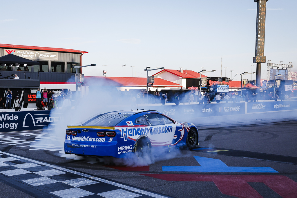 Kyle Larson and Denny Hamlin racing side by side in the 2026 NASCAR Cup Chase