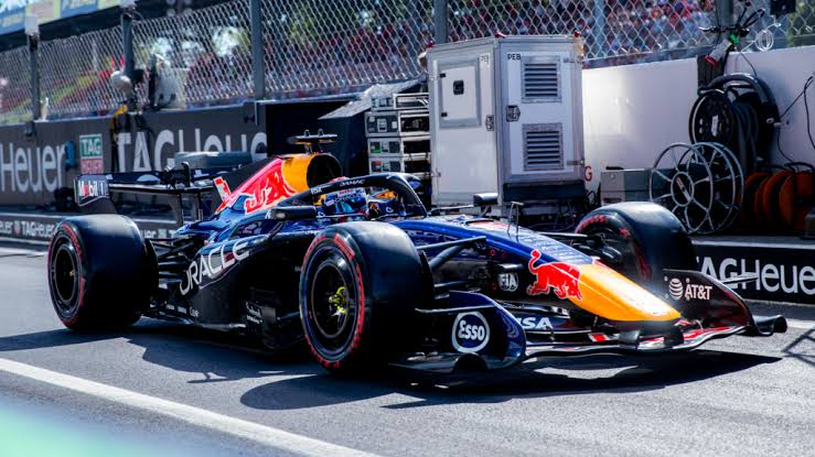 Verstappen demands F1 V8 return as Mercedes drops $750 silver jacket
